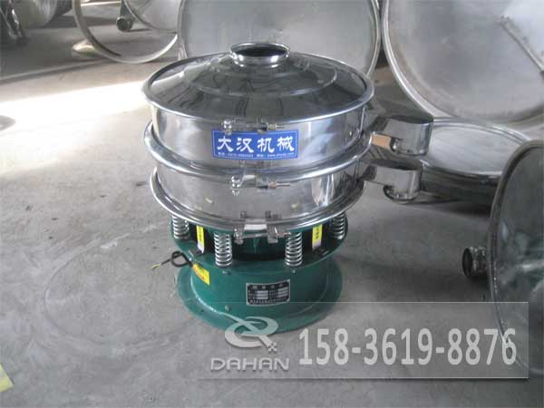 三次元振动筛分机